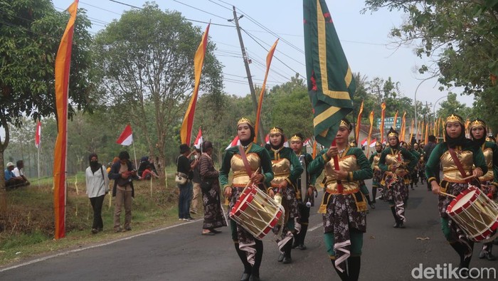 Upacara adat Cing Cing Goling di Kalurahan Gedangrejo, Kapanewon Karangmojo, Gunungkidul, DIY, Kamis (28/7/2022).