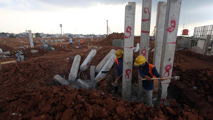 Menggairahkan industri properti di tanah air, PT Agung Podomoro Land (APLN) mempercepat pembangunan berbagai proyek properti termasuk Bukit Poromoro, Jakarta Timur.