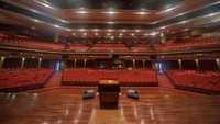 UPH Grand Chapel di gedung C dibuka untuk aktivitas ibadah, wisuda, konser, resital, pertunjukan seni, seminar, hingga pertemuan. Ruang dengan nuansa teater ini berkapasitas hingga 2.000 kursi. Foto: UPH