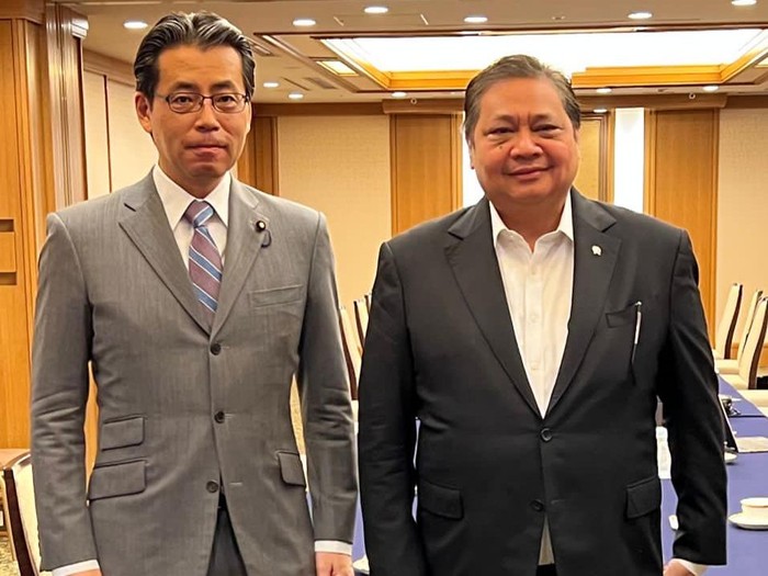 Airlangga Hartarto bertemu dengan tokoh senior Partai LDP Jepang, Taro Kono.