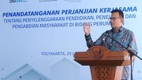 Lewat klinik tersebut, masyarakat yang ingin membangun rumah secara mandiri bisa mendapatkan layanan informasi dan pendampingan secara gratis. Informasi dan pendampingan yang diberikan mulai dari desain rumah, kebutuhan biaya, perizinan, hingga proses pembangunan.