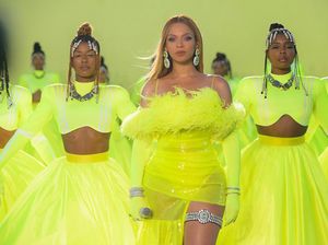 Beyonce Rilis Album Baru, Berbagi Foto Momen Langka Tidur Bersama Anak