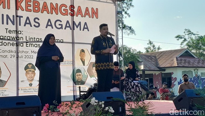 Bobby Nasution saat memberikan sambutan dalam acaranya Silaturahmi Kebangsaan.