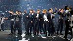 Detik-detik Layar Raksasa Jatuh Timpa Konser Boyband di Hong Kong