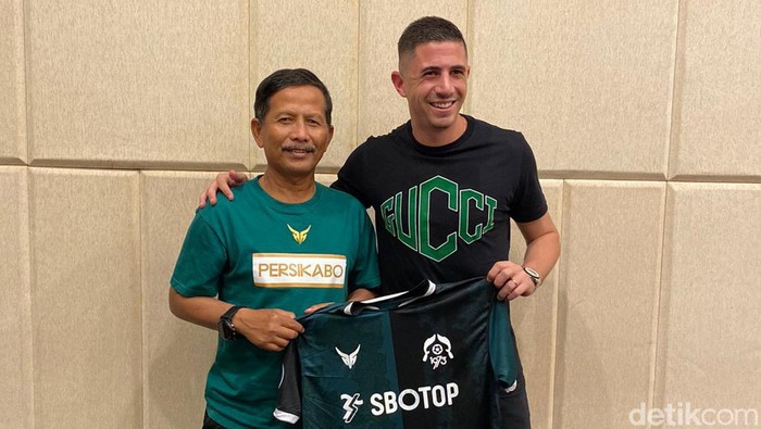 Djadjang Nurdjaman dan Bruno Dybal.