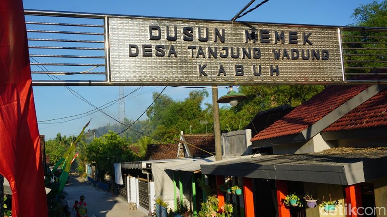 Dusun Memek di Jombang Nama Dusun Memek di Kota Santri Jombang membuat siapa saja yang membacanya spontan mengingat alat kelamin perempuan. Namun, jangan berpikir ngeres dulu, sebab nama kampung ini tak seperti yang Anda bayangkan.