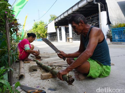 Nama Dusun Memek di Kota Santri Jombang membuat siapa saja yang membacanya spontan mengingat alat kelamin perempuan. Namun, jangan berpikir ngeres dulu, sebab nama kampung ini tak seperti yang Anda bayangkan.