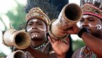 Keseruan Menari di Atas Perahu Saat Festival Nusantara Papua