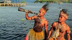 Keseruan Menari di Atas Perahu Saat Festival Nusantara Papua
