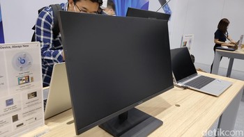 Di jajaran monitor ada Huawei MateView SE yang punya layar 23,8 inch. Huawei memastikan, perangkat yang diterima konsumen mendapat akurasi warna layar memenuhi standar E < 2. Foto: Rachmatunnisa