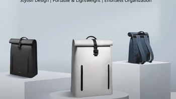 Tak ketinggalan, Huawei menampilkan backpack stylish terbaru mereka, tersedia dalam tiga pilihan warna hitam, putih dan biru. Foto: Huawei