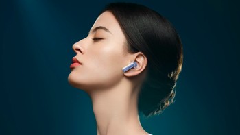 Huawei FreeBuds Pro 2, TWS terbaru Huawei, diklaim membawa pengalaman akustik ke level yang baru dan lebih baik. Dilengkapi sistem penggerak suara ganda Ultra-hearing dan teknologi cross-over digital, TWS ini menghadirkan gelombang bass lebih baik dan kualitas suara unggul dengan detail suara yang kaya. Foto: Huawei