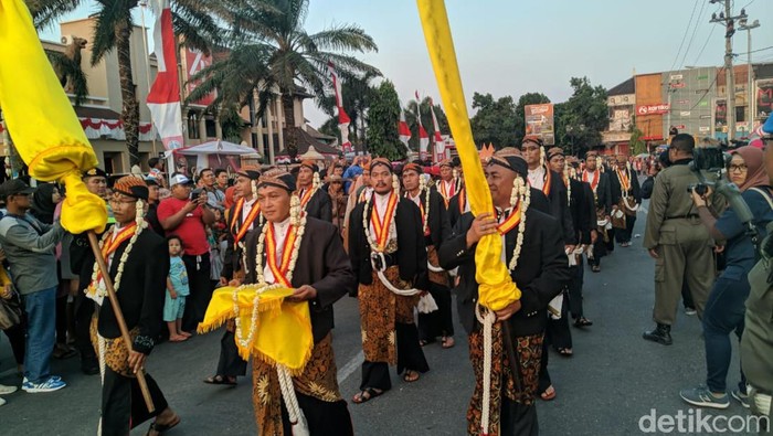Kirab Adalah Apa? Hubungan Kirab dengan Malam 1 Suro