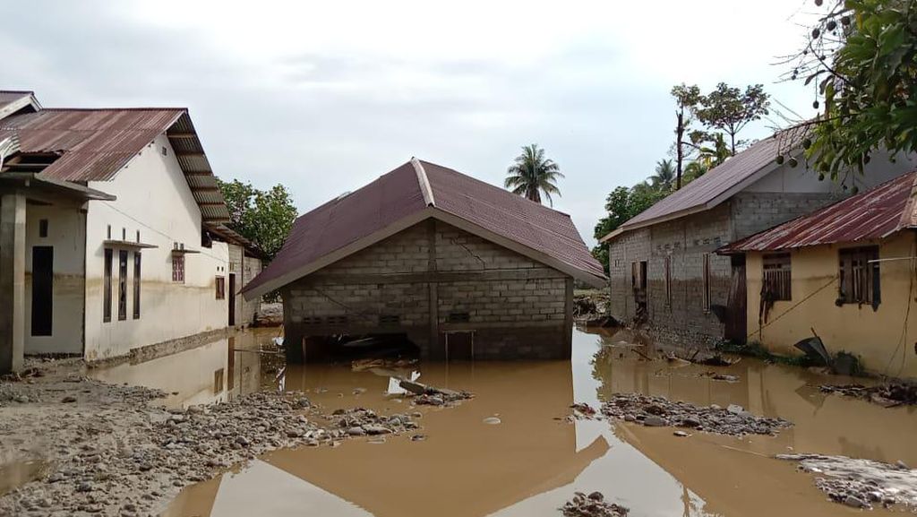 Banjir Bandang Terjang Torue Parimo, 3 Orang Tewas dan 4 Hilang