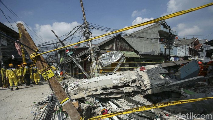 Bangunan semi permanen berlantai tiga ini ambruk pada Kamis (28/7) sore, dua orang luka dan satu orang meninggal dunia. Begini kondisi terkini rumah ambruk di Johar Baru.