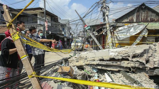 Bangunan semi permanen berlantai tiga ini ambruk pada Kamis (28/7) sore, dua orang luka dan satu orang meninggal dunia. Begini kondisi terkini rumah ambruk di Johar Baru.