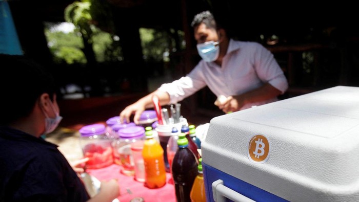 A partial view of the town of Santa Lucia is pictured during the kick off of the 'Bitcoin Valley' project that seeks to establish a Bitcoin circular economy through the use of cryptocurrencies, in Santa Lucia, Honduras July 28, 2022. REUTERS/Fredy Rodriguez