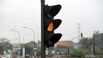 Lampu Merah di Lokasi Kecelakaan Maut Cibubur Diganti Warning Light