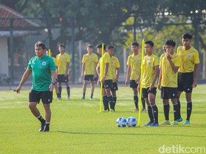 Timnas Indonesia ke Semifinal Piala AFF U-16, Iwan Bule Puji Bima Sakti