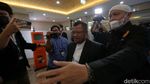 Ekspresi Mantan Presiden ACT Sebelum Diperiksa Sebagai Tersangka