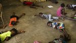 Sedih, Anak-anak Haiti Tidur di Lantai Sekolah Gegara Perang Antargeng
