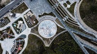 Foto udara ini menunjukkan seberapa besar mosaik marme tersebut. Mosaic of Coexistence ini mendapatkan penghargaan dari Guinness Book of World Records sebagai mosaik lantai terbesar yang terbuat dari marmer alam.