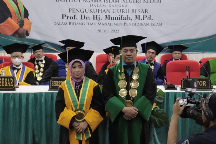 Munifah, Profesor Perempuan Pertama di IAIN Kediri