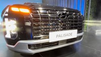 Dari sisi bumper, Hyundai menerapkan fitur Parametric Shield. Ada juga Parametric Hidden-Type DRL yang mengintegrasikan grille dan lampu secara penuh sehingga tampilan lampu tidak terlihat saat mobil dalam keadaan mati. Foto: Luthfi Anshori/detikOto