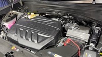 New Hyundai Palisade masih mengandalkan mesin R. 2.2 L CRDI inline 4 cylinder diesel dengan e-VGT yang didukung 8-speed automatic transmission. Mesin tersebut bisa menghasilkan tenaga hingga 200 PS/3.800 rpm dengan torsi maksimum mencapai 440 Nm pada rentang 1.750-2.750 rpm. Foto: Luthfi Anshori/detikOto