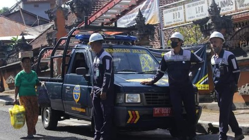 Pemasangan jaringan wifi di Buleleng. Pemkab Buleleng mengusulkan penambahan titik layanan internet gratis di kasawan Daya Tarik Pariwisata (DTW) kepada Pemerintah Provinsi Bali.