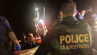 Sejumlah imigran korban penyelundupan manusia diselamatkan polisi Puerto Rico, Kamis, (28/7/2022).