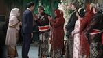 Potret Jokowi-Iriana Beri Ucapan Selamat di Resepsi Putri Anies