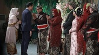  Presiden Joko Widodo (Jokowi) menghadiri resepsi pernikahan putri sulung Gubernur DKI Jakarta Anies Baswedan di Putri Duyung Resort, Ancol, Jumat (29/72022).