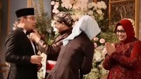 Foto: Selain itu hadir juga pimpinan partai politik seperti Ketum PKB Muhaimin Iskandar, Ketum NasDem Surya Paloh hingga Ketum Partai Demokrat Agus Harimurti Yudhoyono (AHY).  Ada pula para gubernur yang hadir. Salah satunya ialah Gubernur Jabar Ridwan Kamil (Instagram Ridwan Kamil)