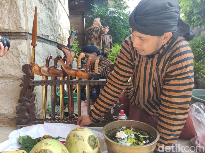 Ritual penjasmaan malam 1 Suro di Gresik