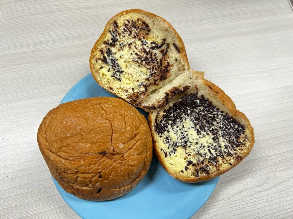 Roti jadul kini juga bisa ditemukan di beberapa minimarket dengan harga yang lebih ekonomis.