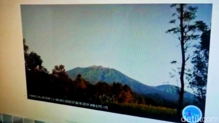 Status Gunung Raung naik jadi waspada