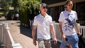 Jeff Bezos pendiri Amazon juga dikabarkan hadir tapi ini adalah fotonya di event terdahulu. Sekarang, konferensi Sun Valley telah jadi arena bergengsi para pebisnis terkaya. Foto: Getty Images