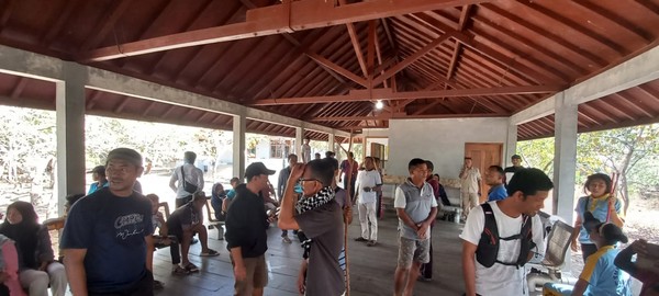 Masyarakat menilai, kenaikan tarif ini membuat TN Komodo nantinya hanya dapat dijangkau kaum menengah ke atas. Hal ini akan berdampak negatif pada kunjungan wisata ke sana. Foto: dok. Istimewa Masyarakat menilai, kenaikan tarif ini membuat TN Komodo nantinya hanya dapat dijangkau kaum menengah ke atas. Hal ini akan berdampak negatif pada kunjungan wisata ke sana. Foto: dok. Istimewa