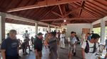 Potret Warga Demo Tolak Kenaikan Tarif TN Komodo Rp 3,75 Juta