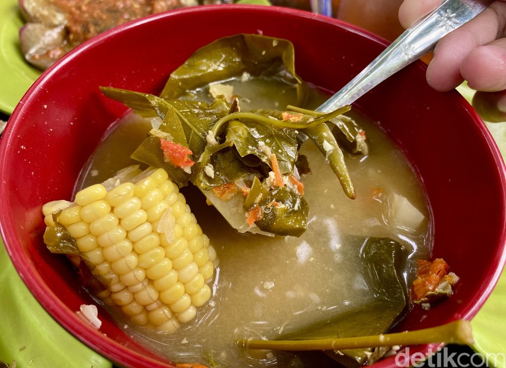 Ikan kue goreng hingga sayur asem sedap di Warung Senopati