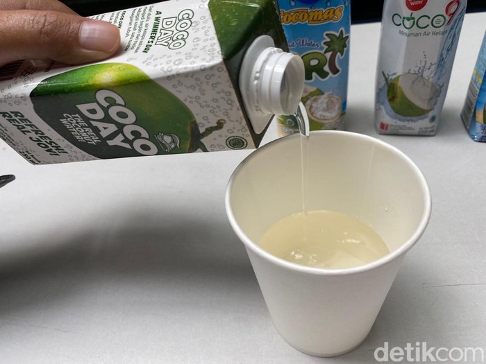 4 Air Kelapa Kemasan, Mana yang Manisnya Paling Alami? 4 Air Kelapa Kemasan, Mana yang Manisnya Paling Alami?