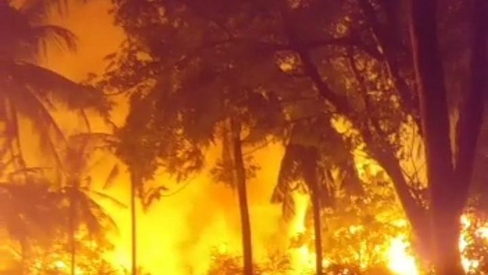 40 kamar Hotel Jambuluwuk Oceano di Gili Trawangan, Desa Gili Indah, Kecamatan Pemenang, Kabupaten Lombok Utara, NTB terbakar, Sabtu (30/7/2022).