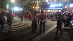 Citayam Fashion Week Dijaga Petugas, Dilarang Catwalk di Zebra Cross!