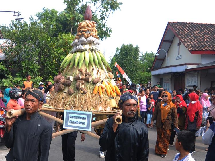 Mengenal Tradisi Grebeg Suro Seribu Pincuk