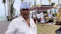 Hotman Paris mempromosikan Atlas Beach Fest bisa menampung 10 ribu tamu, memiliki 52 brand kuliner, dan punya kolam renang terpanjang di dunia. Keren ya!