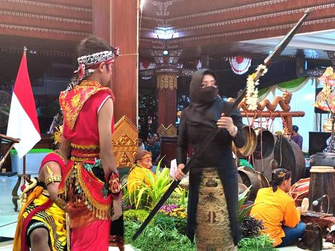 Jamasan benda pusaka Pemkab Mojokerto.