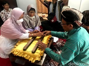 Melihat Jamasan Kitab Daun Lontar Kuno Setiap 1 Suro di Kulon Progo