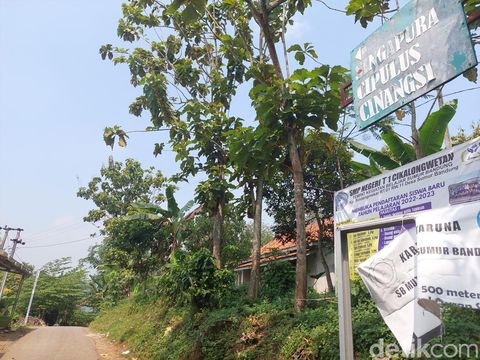 Kampung Singapura yang terdapat petilasan Prabu Siliwangi.