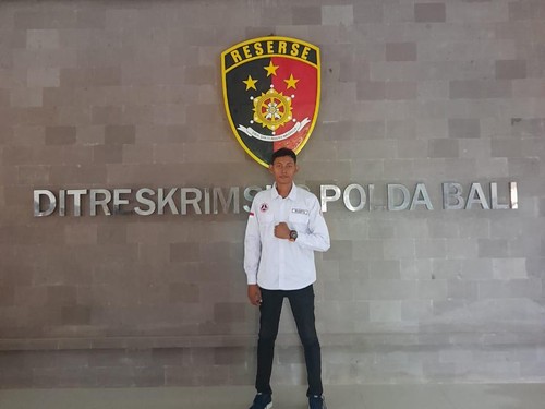 Ketua Umum Serikat Pekerja Mandiri (SPM) Hotel Ayana Resort & Spa Kadek Wahyu Pramana Dwi Putra saat berada di Ditreskrimsus Polda Bali.